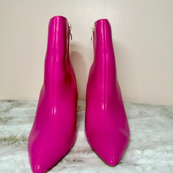 * Berness Hot Pink Ankle Boot W/Pointed Toe & Block Textured Pattern 31/2" Heel - Picture 5 of 8